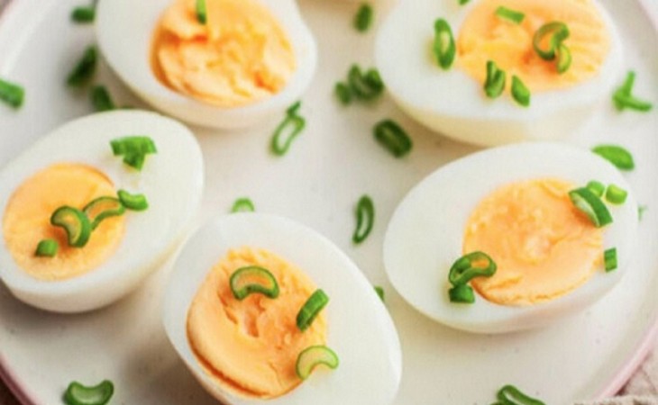 শীতকালে কেন ডিম বেশি খাবেন